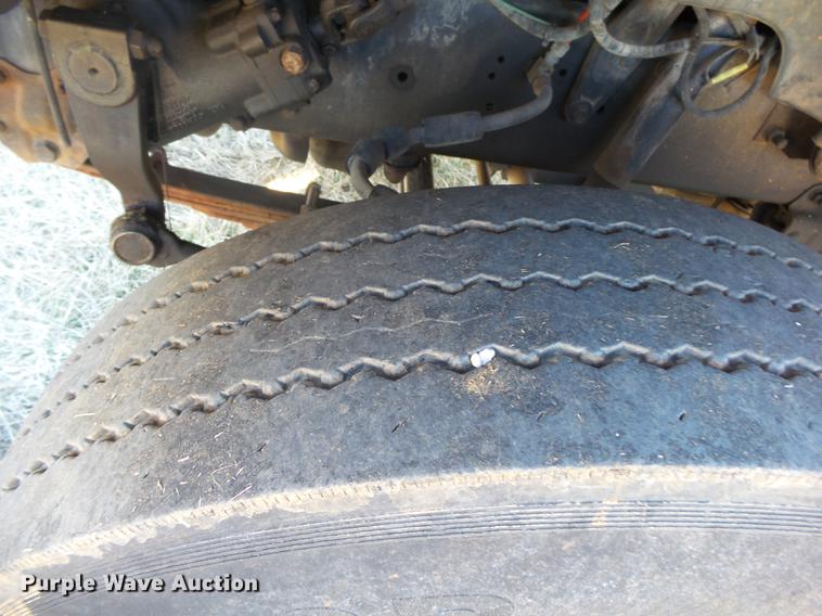 image for item DB7288 1997 Ford F800 Super Duty bucket truck