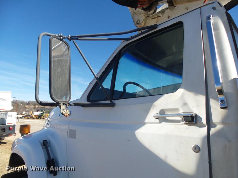 image for item DB7288 1997 Ford F800 Super Duty bucket truck