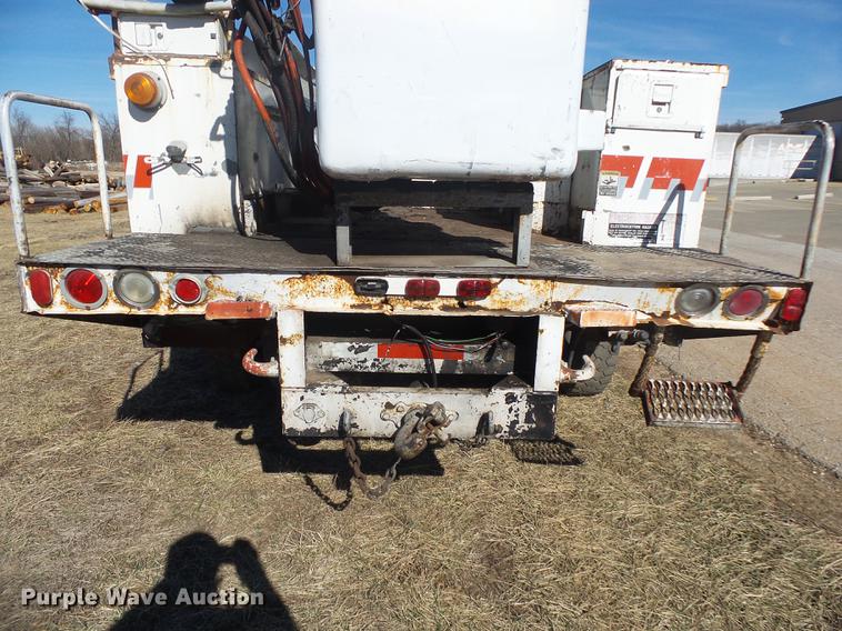 image for item DB7288 1997 Ford F800 Super Duty bucket truck