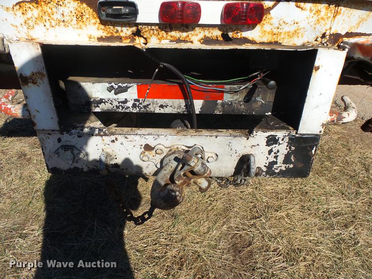 image for item DB7288 1997 Ford F800 Super Duty bucket truck