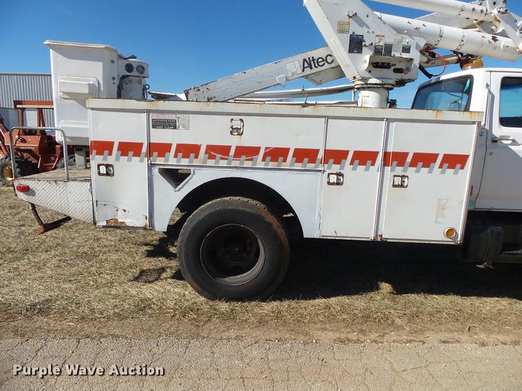 image for item DB7288 1997 Ford F800 Super Duty bucket truck