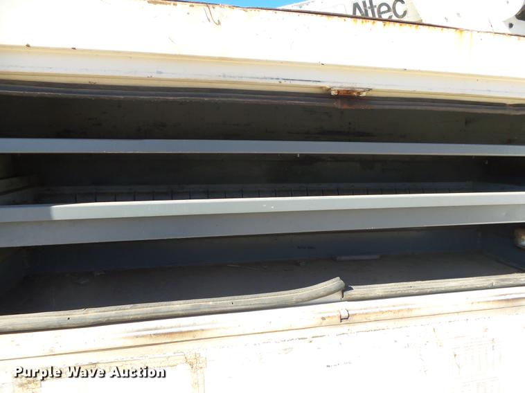 image for item DB7288 1997 Ford F800 Super Duty bucket truck