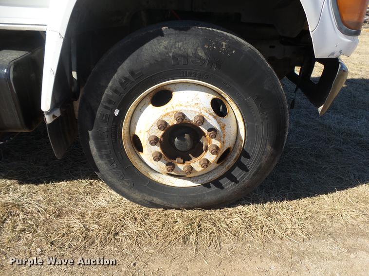 image for item DB7288 1997 Ford F800 Super Duty bucket truck