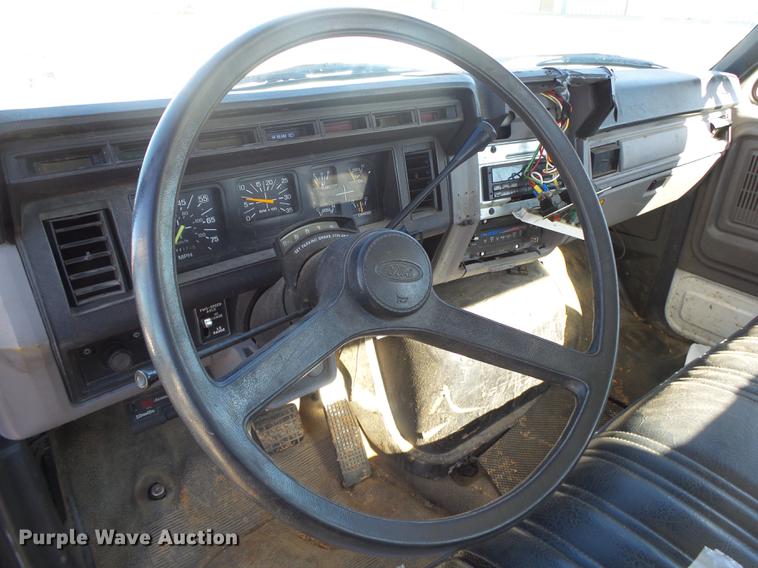 image for item DB7288 1997 Ford F800 Super Duty bucket truck