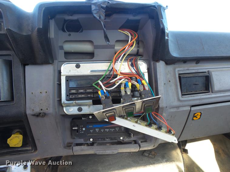 image for item DB7288 1997 Ford F800 Super Duty bucket truck