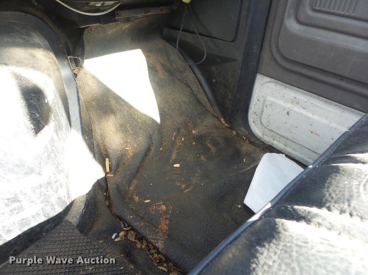 image for item DB7288 1997 Ford F800 Super Duty bucket truck