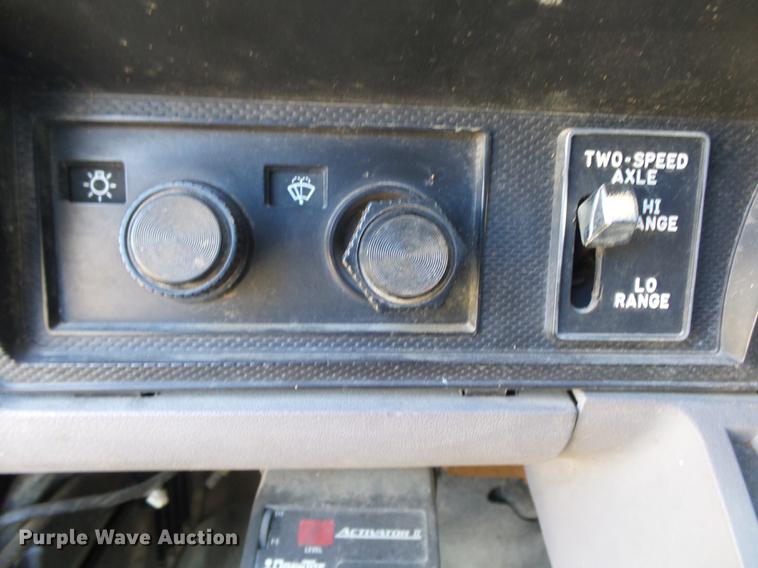 image for item DB7288 1997 Ford F800 Super Duty bucket truck