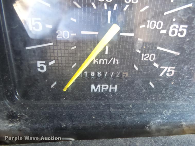 image for item DB7288 1997 Ford F800 Super Duty bucket truck