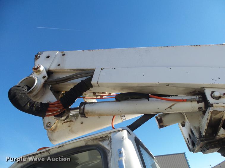 image for item DB7288 1997 Ford F800 Super Duty bucket truck