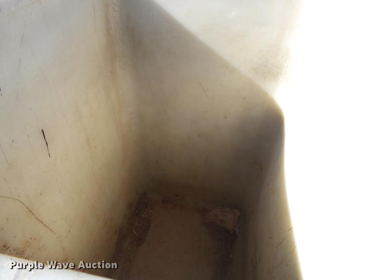 image for item DB7288 1997 Ford F800 Super Duty bucket truck