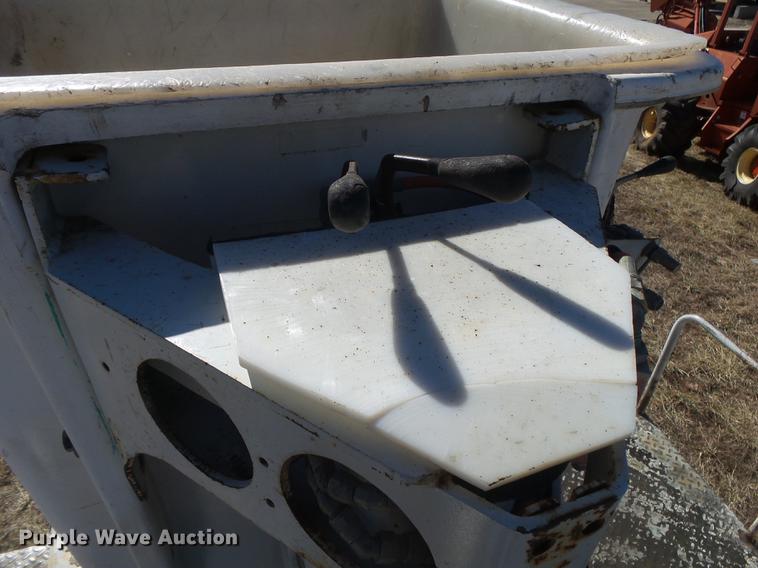 image for item DB7288 1997 Ford F800 Super Duty bucket truck