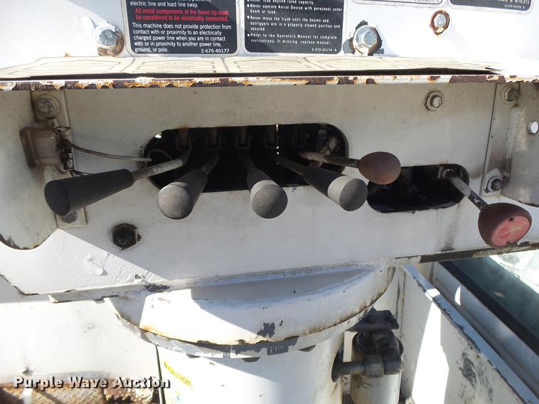 image for item DB7288 1997 Ford F800 Super Duty bucket truck