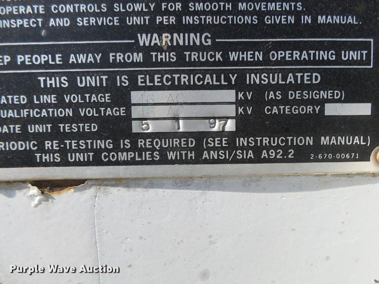 image for item DB7288 1997 Ford F800 Super Duty bucket truck