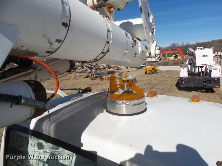 image for item DB7288 1997 Ford F800 Super Duty bucket truck