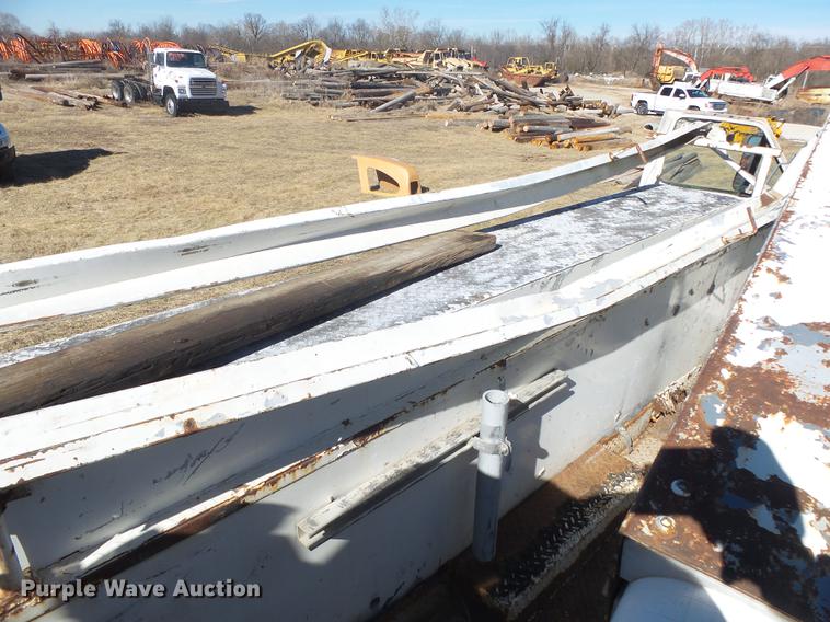 image for item DB7288 1997 Ford F800 Super Duty bucket truck