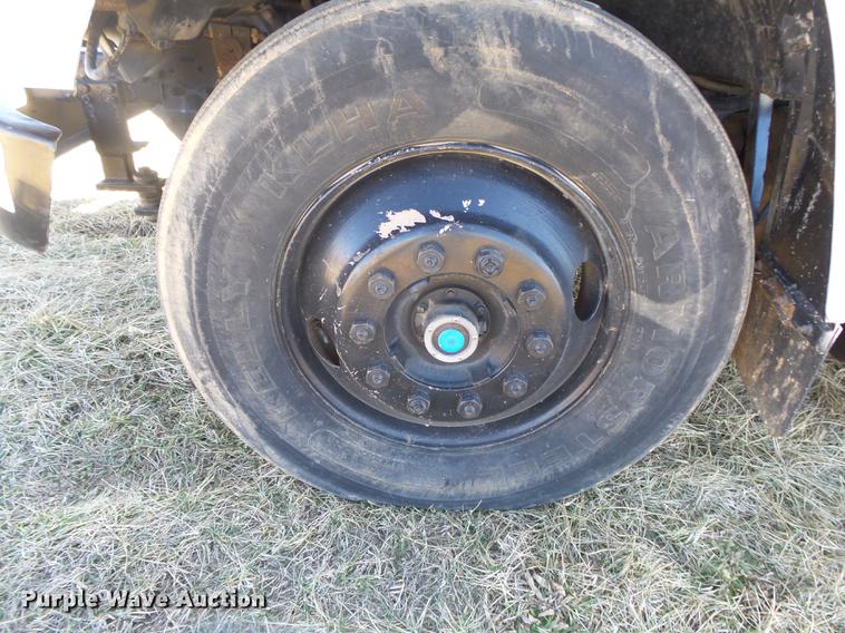 image for item DB7289 1996 Ford F800 Super Duty bucket truck