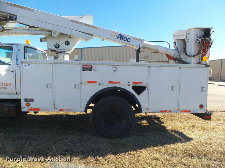 image for item DB7289 1996 Ford F800 Super Duty bucket truck
