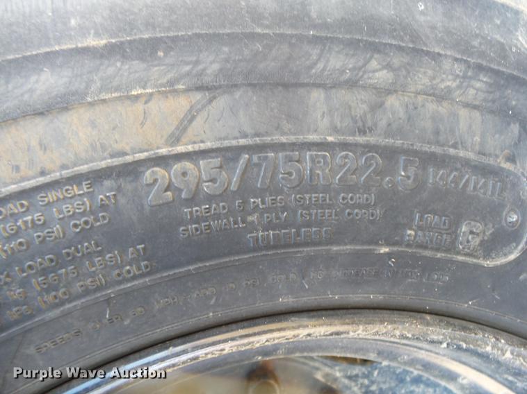 image for item DB7289 1996 Ford F800 Super Duty bucket truck