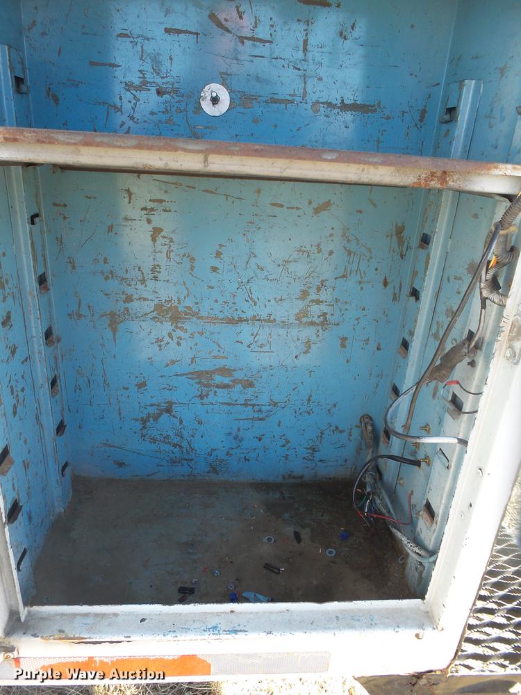 image for item DB7289 1996 Ford F800 Super Duty bucket truck