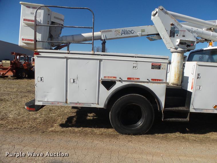 image for item DB7289 1996 Ford F800 Super Duty bucket truck