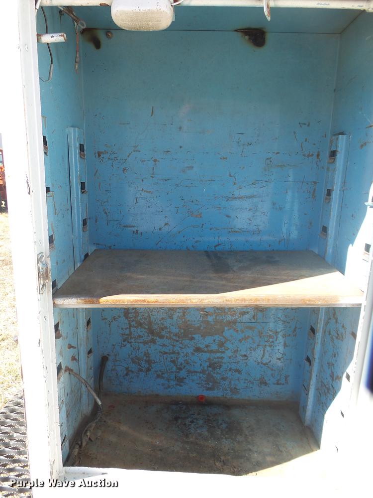 image for item DB7289 1996 Ford F800 Super Duty bucket truck