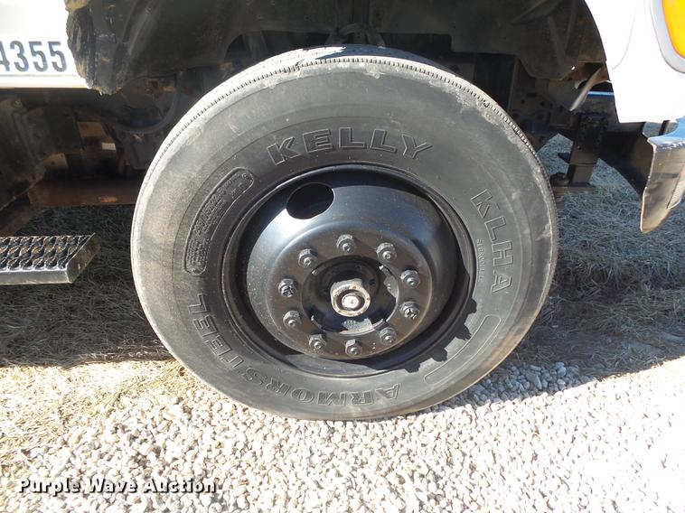 image for item DB7289 1996 Ford F800 Super Duty bucket truck