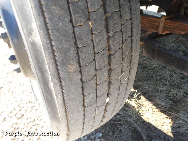 image for item DB7289 1996 Ford F800 Super Duty bucket truck