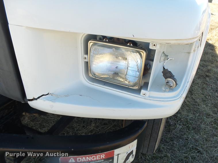 image for item DB7289 1996 Ford F800 Super Duty bucket truck