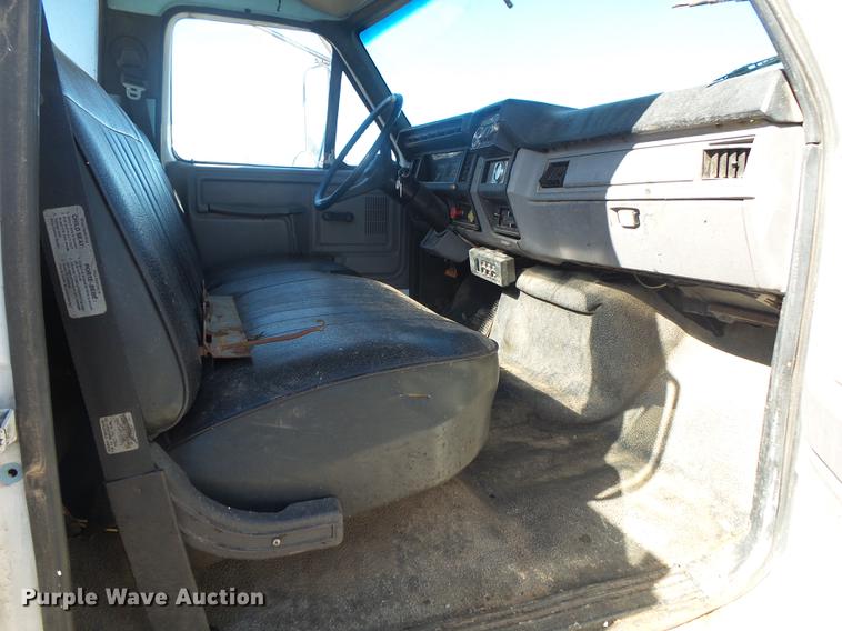 image for item DB7289 1996 Ford F800 Super Duty bucket truck