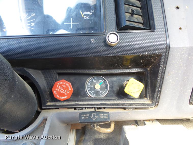 image for item DB7289 1996 Ford F800 Super Duty bucket truck