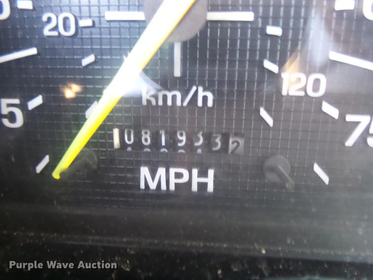 image for item DB7289 1996 Ford F800 Super Duty bucket truck