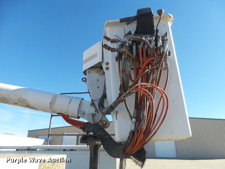 image for item DB7289 1996 Ford F800 Super Duty bucket truck