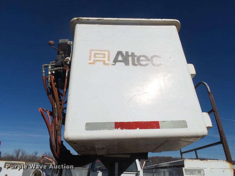 image for item DB7289 1996 Ford F800 Super Duty bucket truck