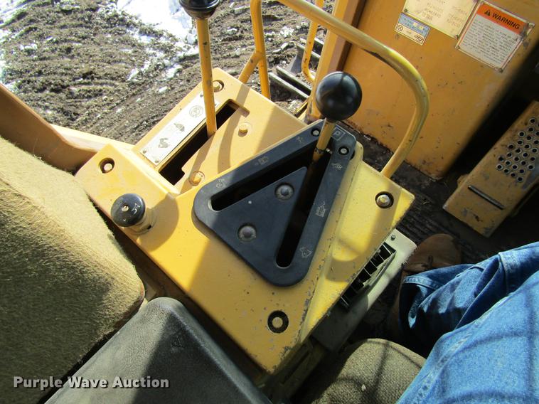 image for item DB9754 1999 Caterpillar 973 track loader