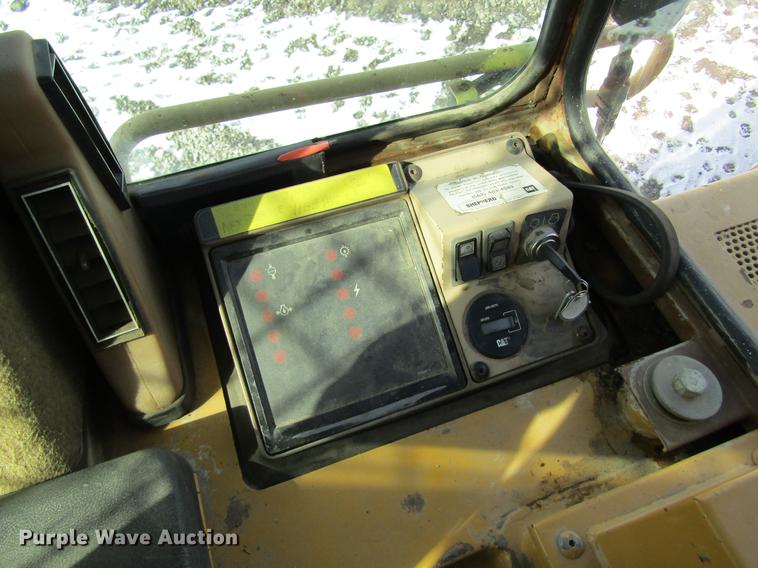 image for item DB9754 1999 Caterpillar 973 track loader