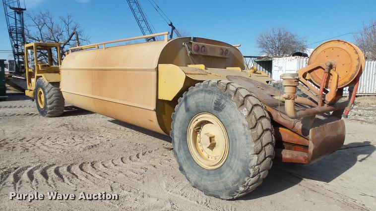 image for item DC5690 1983 Caterpillar 613B water wagon