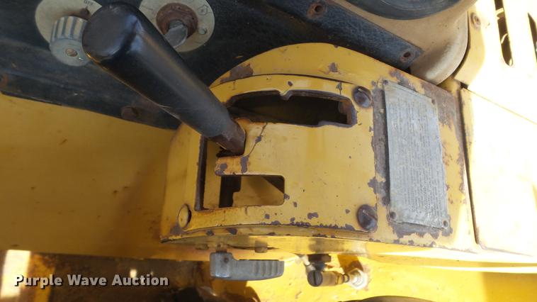image for item DC5690 1983 Caterpillar 613B water wagon