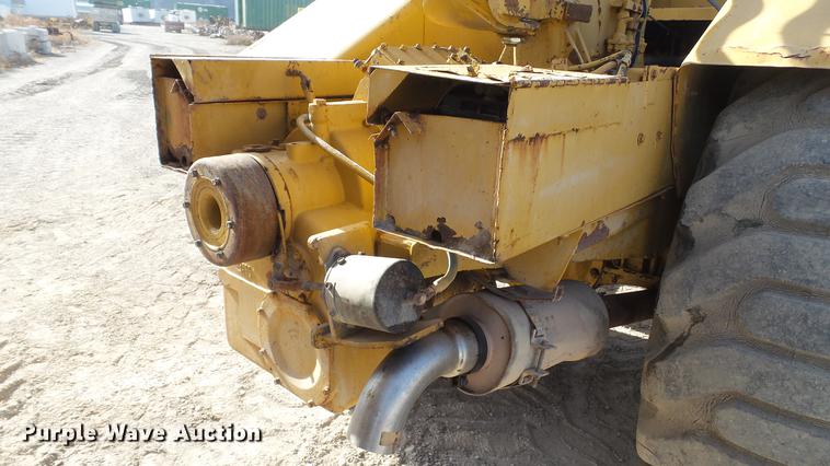 image for item DC5690 1983 Caterpillar 613B water wagon
