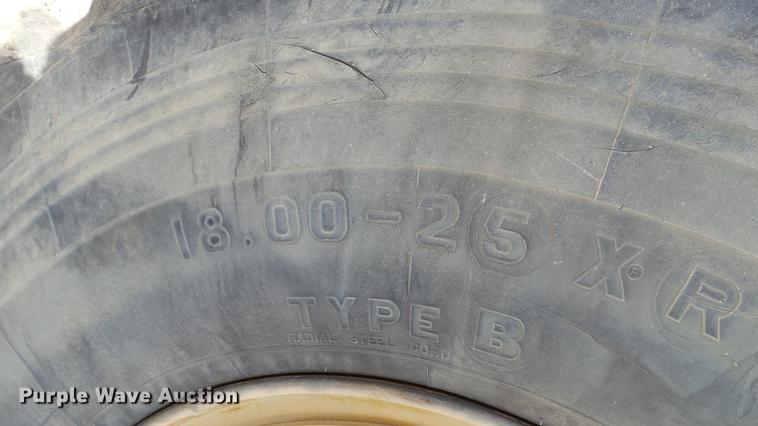 image for item DC5690 1983 Caterpillar 613B water wagon