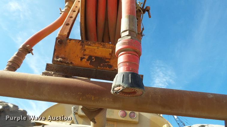 image for item DC5690 1983 Caterpillar 613B water wagon