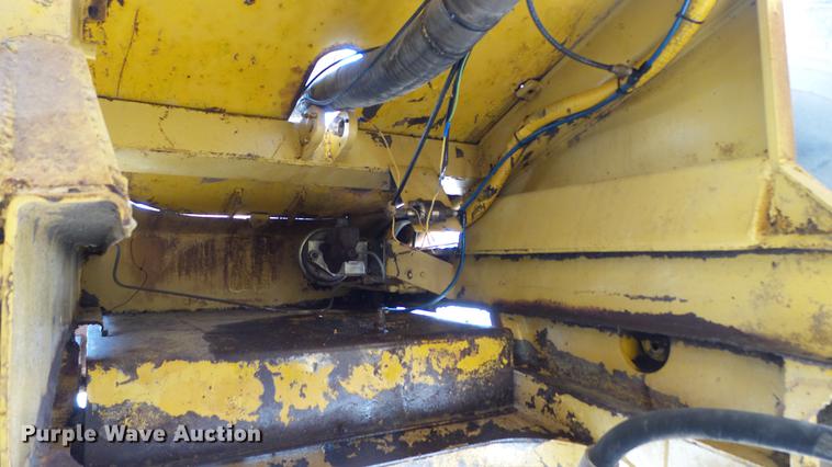 image for item DC5690 1983 Caterpillar 613B water wagon