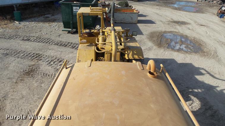 image for item DC5690 1983 Caterpillar 613B water wagon