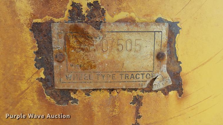 image for item DC5690 1983 Caterpillar 613B water wagon