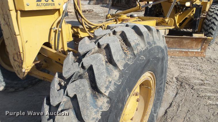 image for item DC5691 1996 Caterpillar 140H motor grader