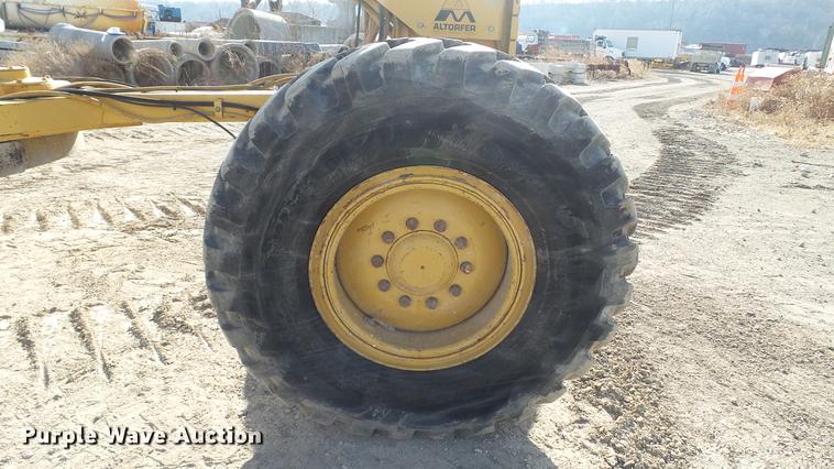 image for item DC5691 1996 Caterpillar 140H motor grader