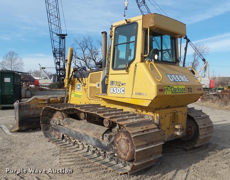 image for item DC5692 1999 John Deere 850C Series II dozer