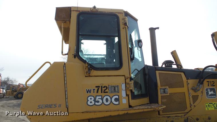 image for item DC5692 1999 John Deere 850C Series II dozer