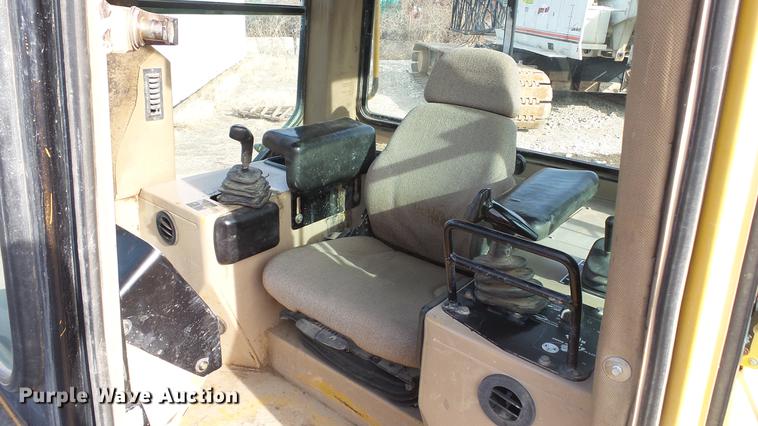 image for item DC5692 1999 John Deere 850C Series II dozer