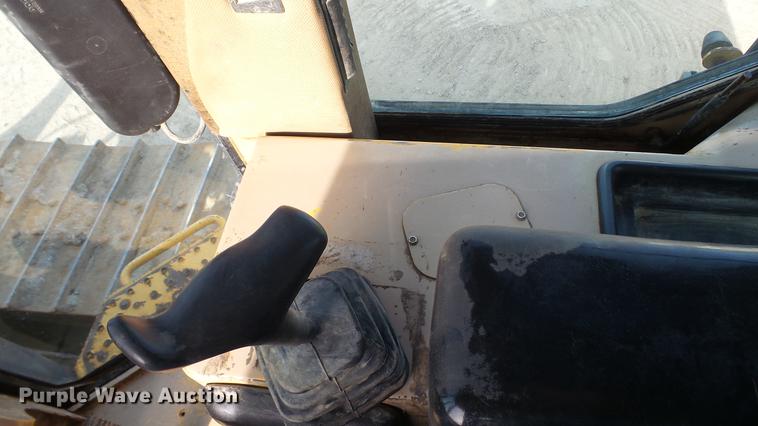 image for item DC5692 1999 John Deere 850C Series II dozer