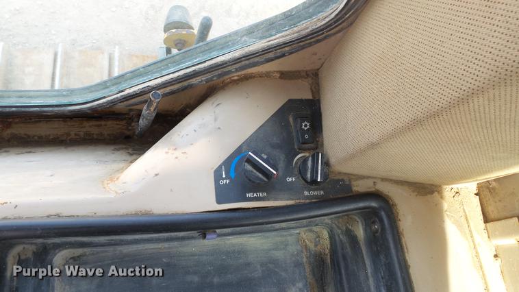 image for item DC5692 1999 John Deere 850C Series II dozer